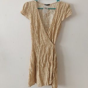 Brandy Melville New With Tags Floral Wrap Dress